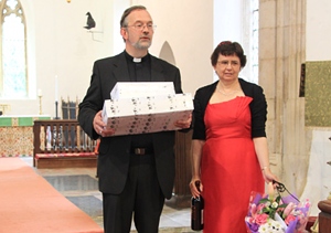 Stephen and Anne receiving their presents abbotts